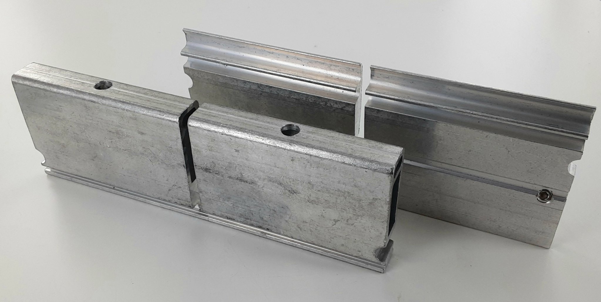 Bild von T-Verbinder p.z. Schüco AWS 90
12135106S - S235106
> 1 Paket = 1 Set